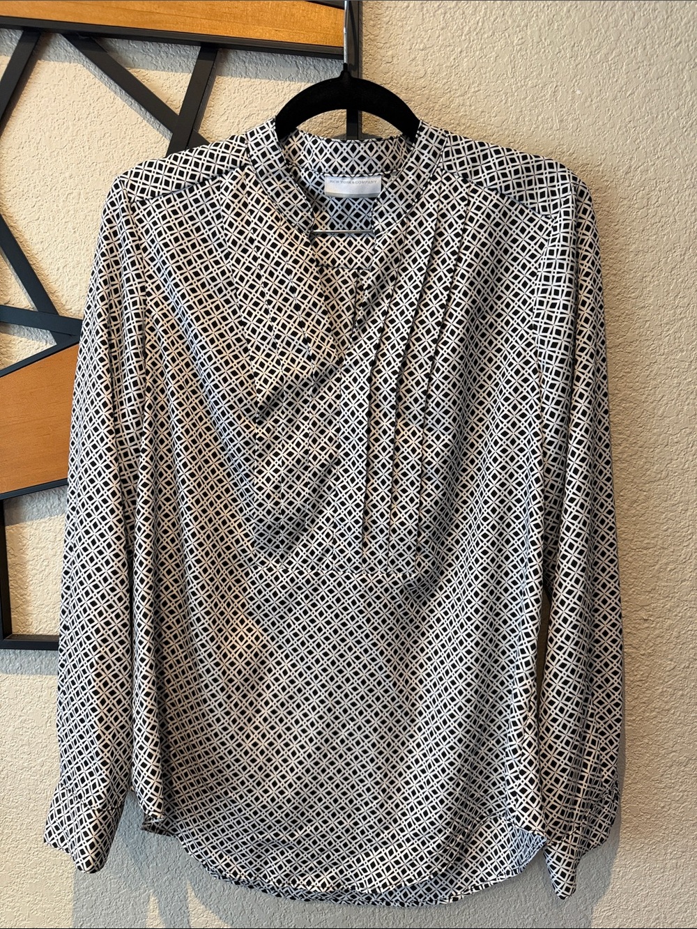 New York & Company Black and White Geometric Dress Shirt